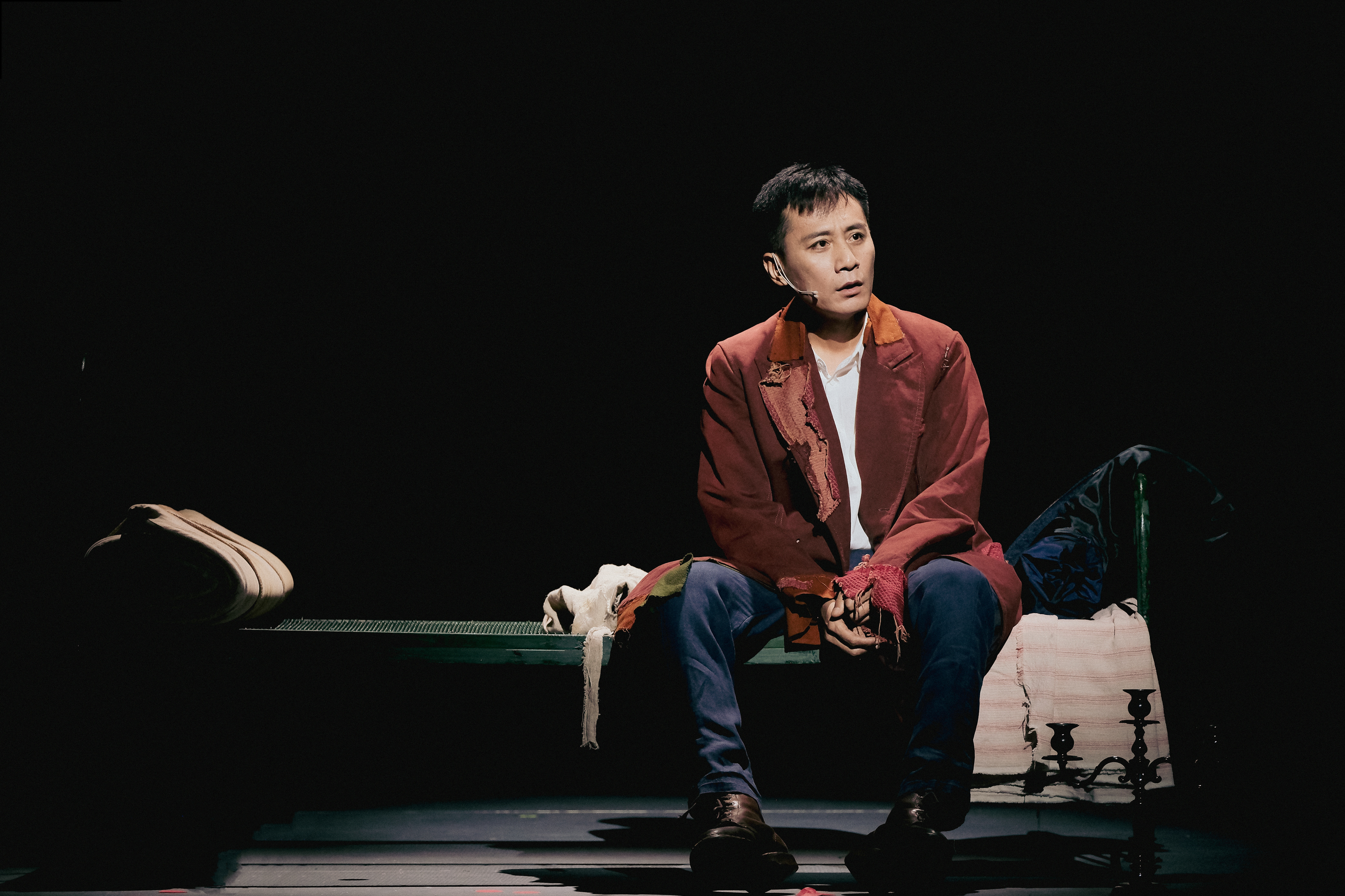 刘烨领衔主演 中文版舞台剧《悲惨世界》.jpg