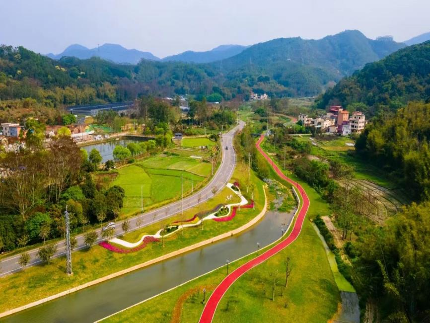 邓山村.png